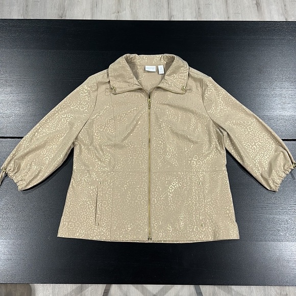 Zenergy by Chico’s Beige Gold Leopard Print Zip-Up Jacket Size 2 - Picture 4 of 11